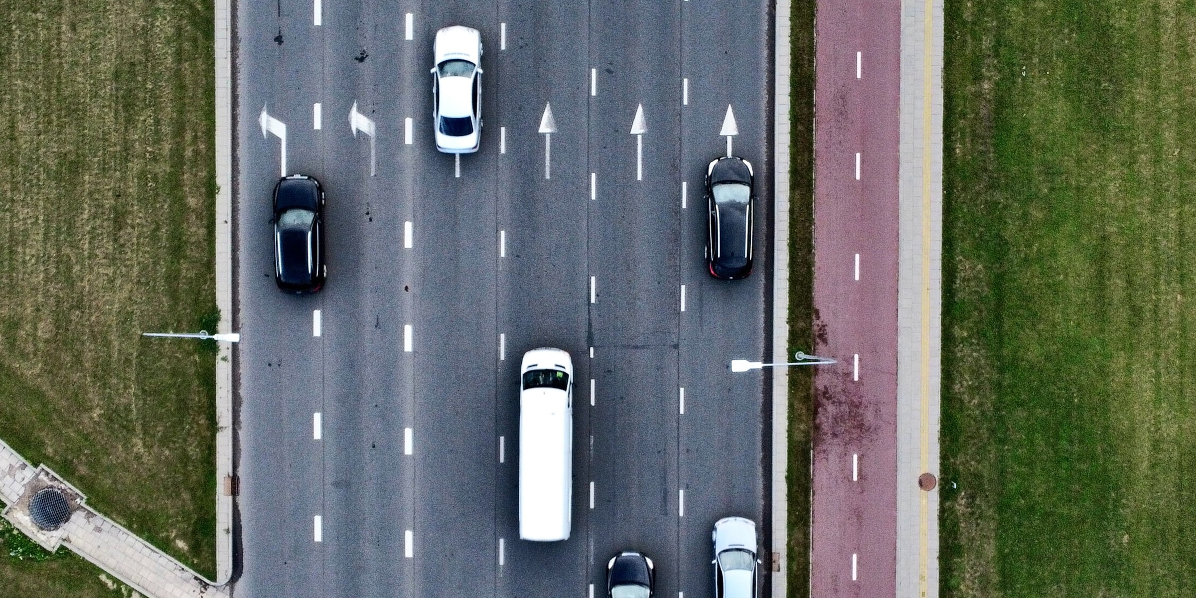 Skinny Streets: New Study Finds Narrower Lanes Improve Traffic Safety