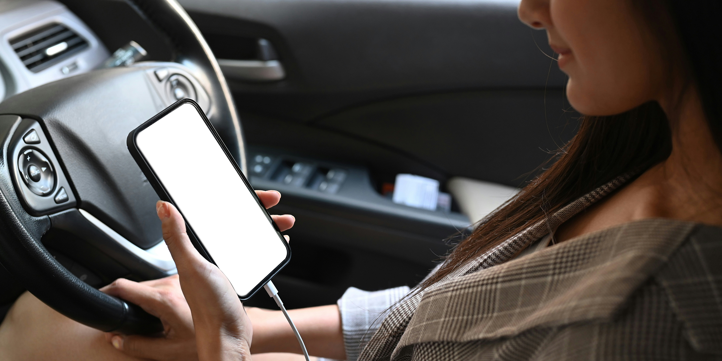 New California Law Cracks Down on Distracted Driving: Holding Your Phone For Any Reason While Driving Is Now Illegal